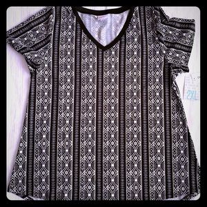 NWT LuLaRoe Christy T 2XL Black and White Aztec
